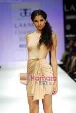 Model walks the ramp for Tory Costa Show at Lakme Winter fashion week day 4 on 20th Sept 2010 (47).JPG
